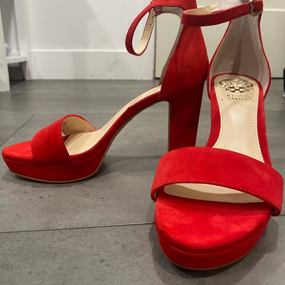 FINAL PRICE💚👠EUC Vince Camuto Women's Tan and Sathina Red Suede Heels size 6 - Picture 10 of 13